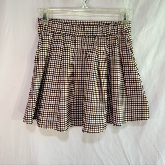 Love Tree Brown Plaid Pleated Mini School Girl Skirt - Picture 7 of 7